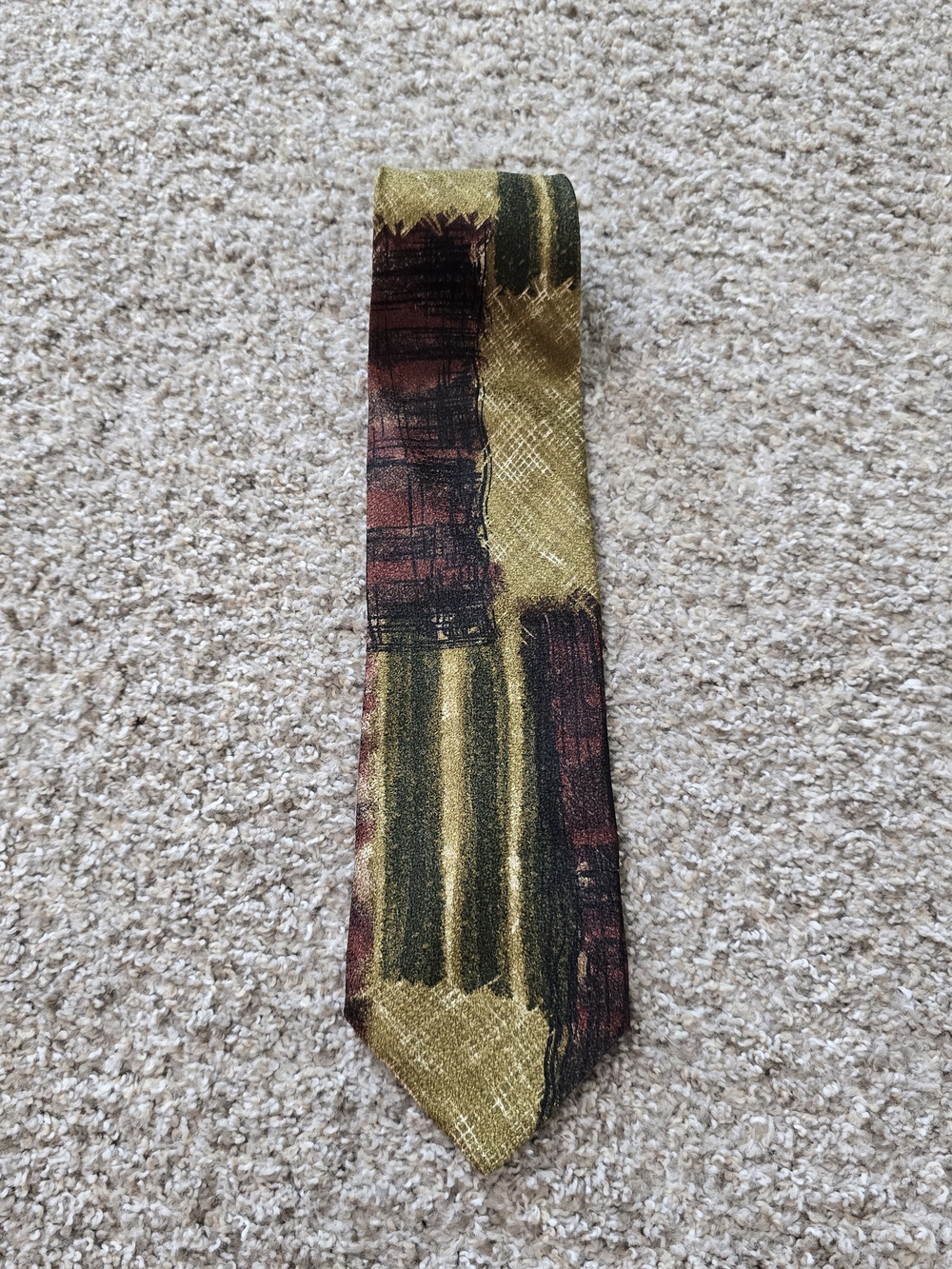 Italian Hand Made Pure Silk Men's Abstract Pattern Tie in Gold, Green & Burgundy
